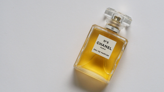 chanel tutela proprietà intellettuale giurisprudenza profumi diritto d'autore artista