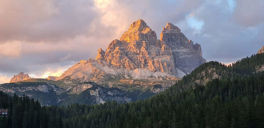 È arrivata la Mini Guida di Misurina. Scaricala in omaggio e lasciati ispirare!